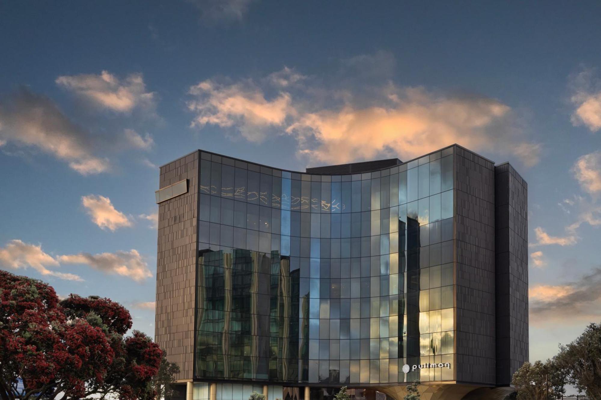 Pullman Auckland Airport 호텔 외부 사진 The building of the National Museum of the Republic of Kosovo